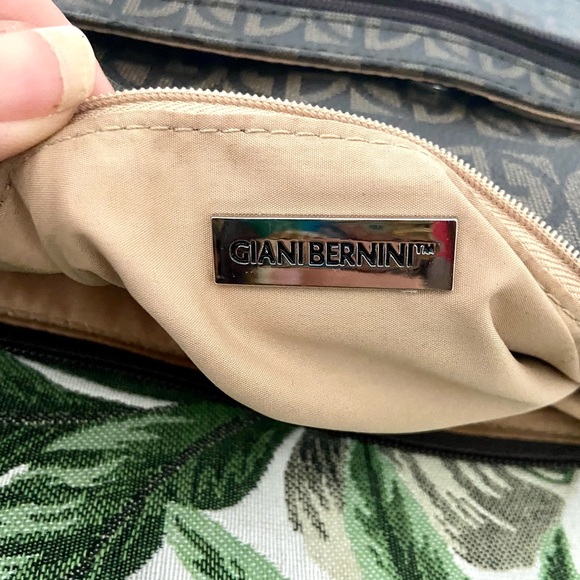 Giani Bernini Crossbody Small Brown Bag With Pockets Unisex Excellent Condition - Picture 7 of 8